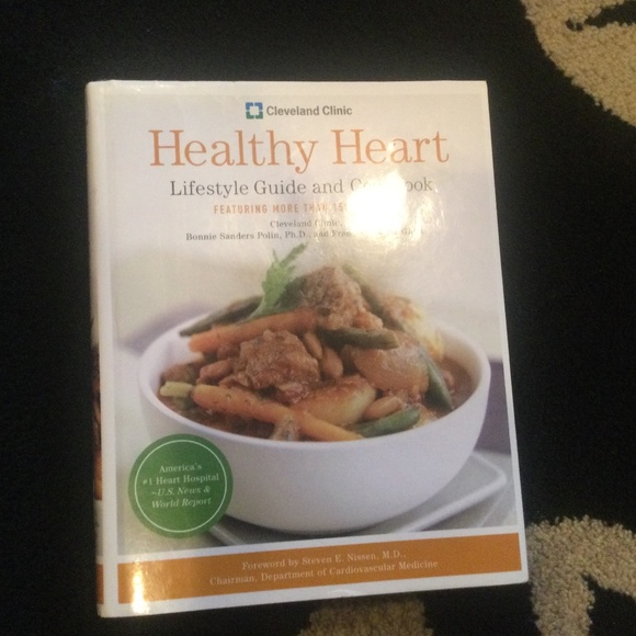 Cleveland Clinic Healthy Heart Cookbook - Picture 1 of 3